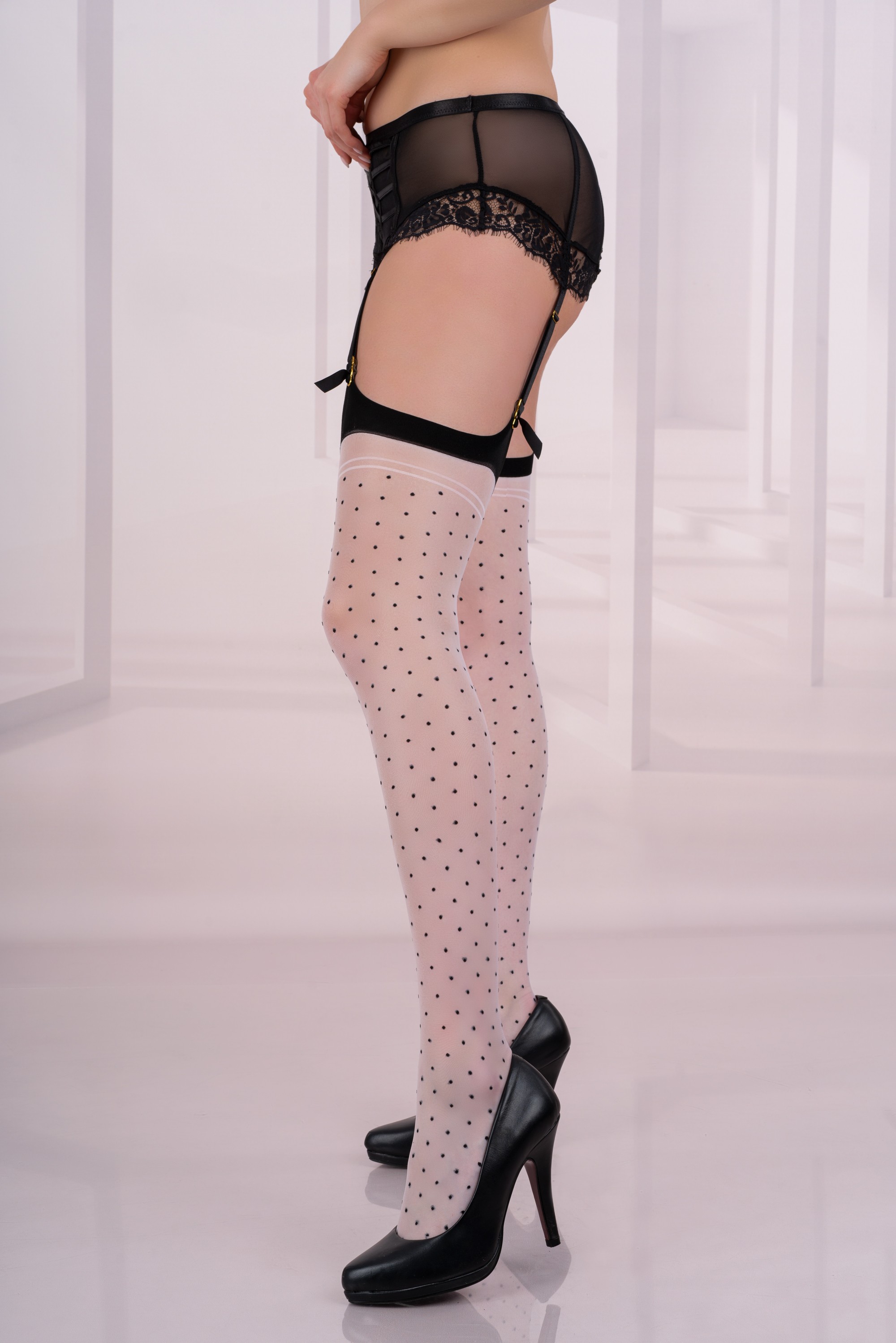 Tarini 20 DEN White 2 3 4 LivCo Corsetti Fashion